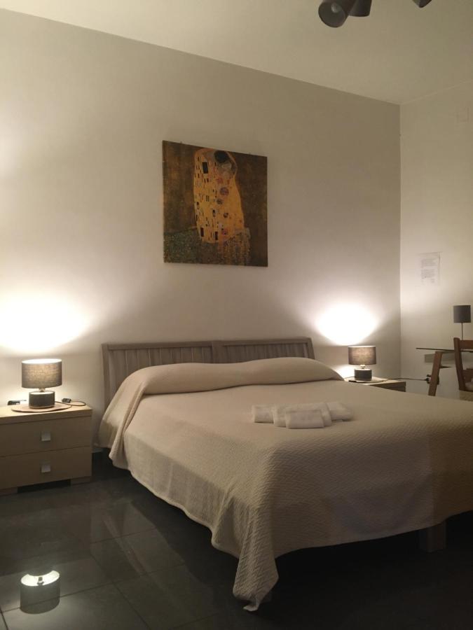 Blackboard House Hotel Bari Ngoại thất bức ảnh